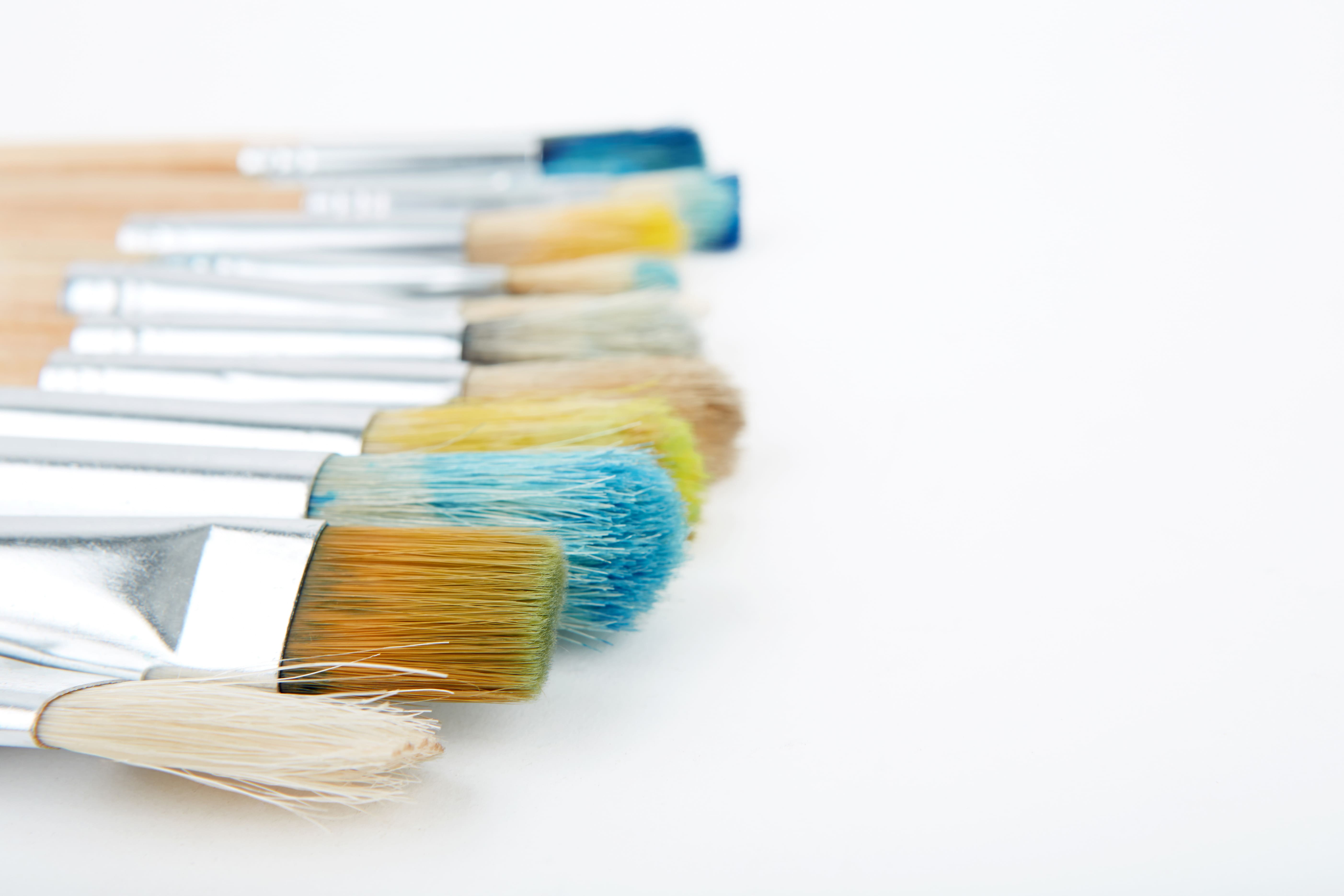 כמה עולים ציורים על קירות?